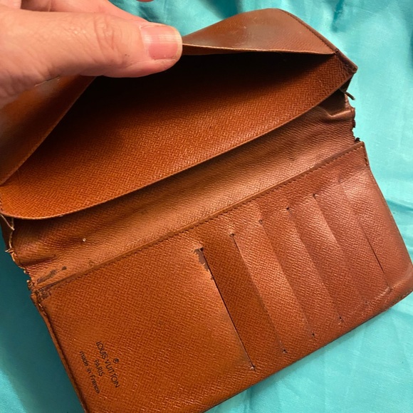 Authentic Louis Vuitton Monogram Long Wallet/Checkbook Holder - Picture 3 of 11